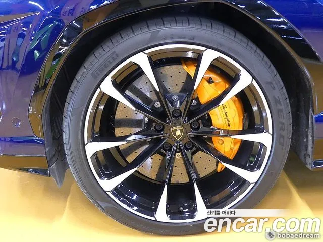 Lamborghini Urus 2021 thumb 5