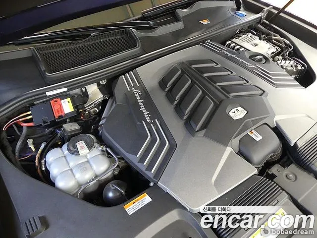 Lamborghini Urus 2021 thumb 6