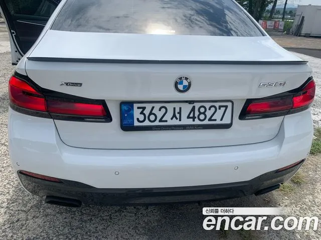 BMW 5-Series 2023 thumb 4