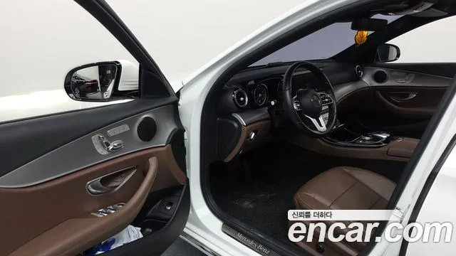 Mercedes-Benz E-Класс 2018 thumb 10