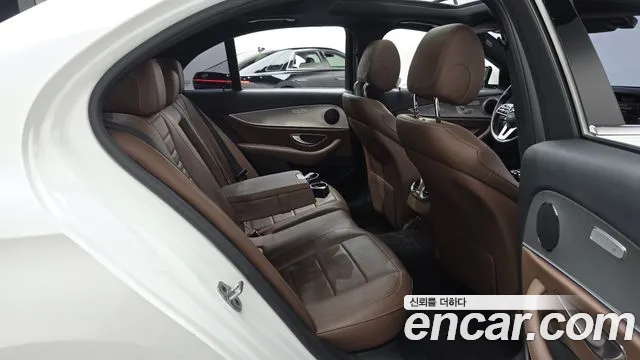 Mercedes-Benz E-Класс 2018 thumb 11