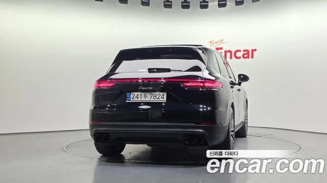 Porsche Cayenne 2021 thumb 4