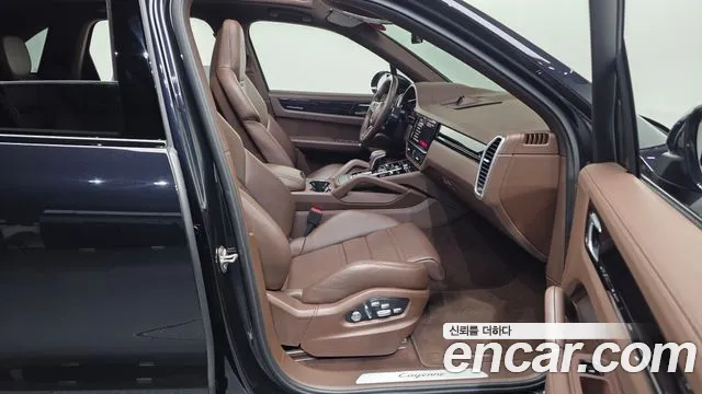 Porsche Cayenne 2021 thumb 11