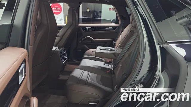 Porsche Cayenne 2021 thumb 12