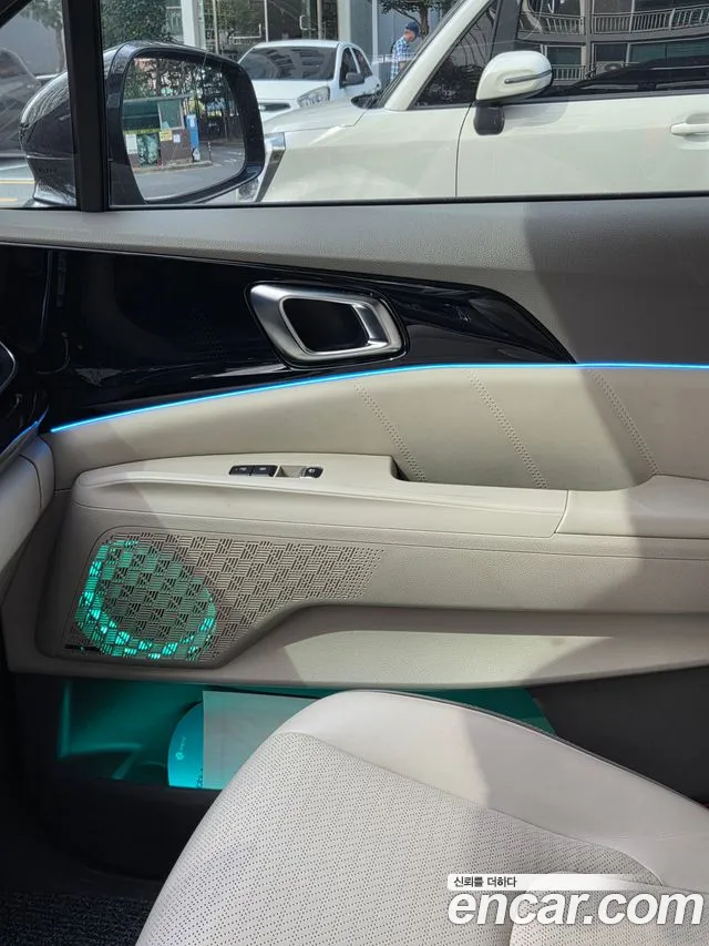 Kia Carnival 2024 thumb 4