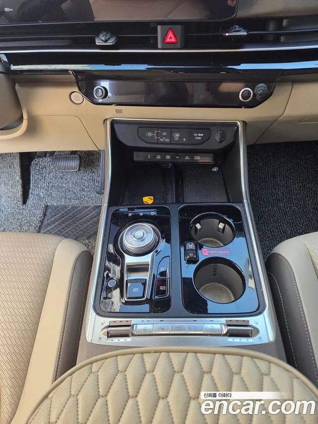 Kia Carnival 2024 thumb 9