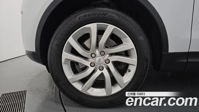 Land Rover Discovery 2017 thumb 5