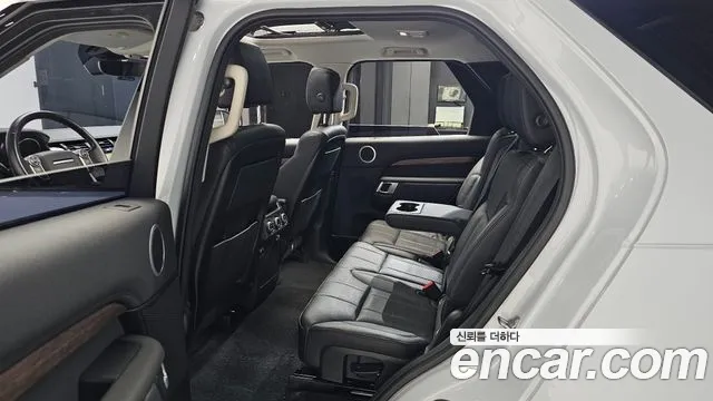 Land Rover Discovery 2017 thumb 11