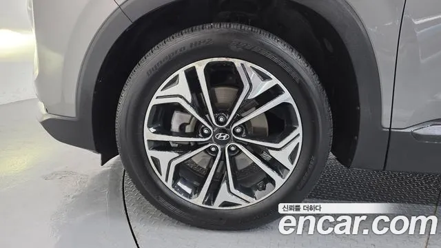 Hyundai Santa Fe 2018 thumb 5