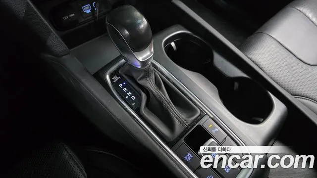Hyundai Santa Fe 2018 thumb 9