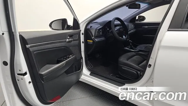 Hyundai Avante 2019 thumb 10