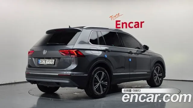Volkswagen Tiguan 2020 thumb 2