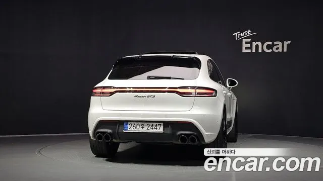 Porsche Macan 2023 thumb 4