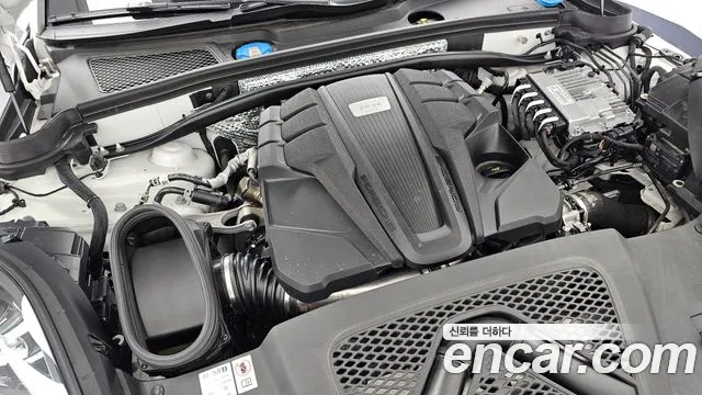 Porsche Macan 2023 thumb 6