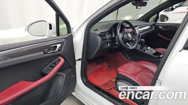 Porsche Macan 2023 thumb 10