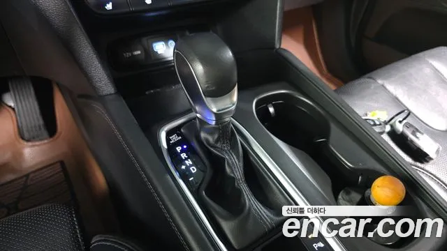 Hyundai Santa Fe 2018 thumb 9