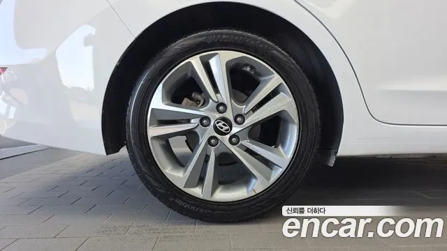 Hyundai Avante 2017 thumb 5