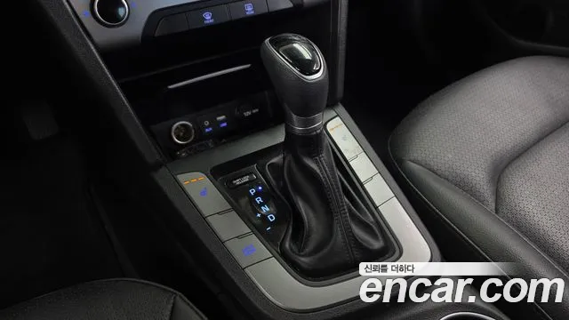 Hyundai Avante 2017 thumb 9