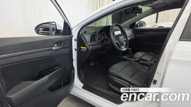 Hyundai Avante 2017 thumb 10