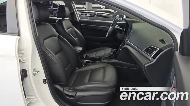 Hyundai Avante 2017 thumb 11