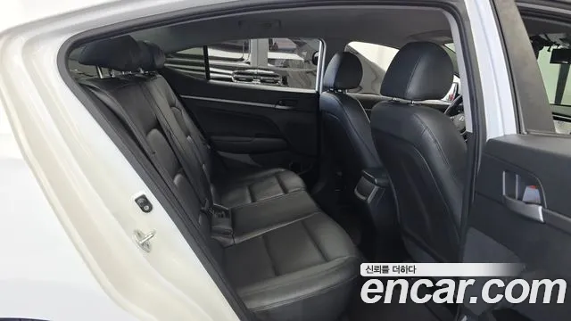 Hyundai Avante 2017 thumb 12