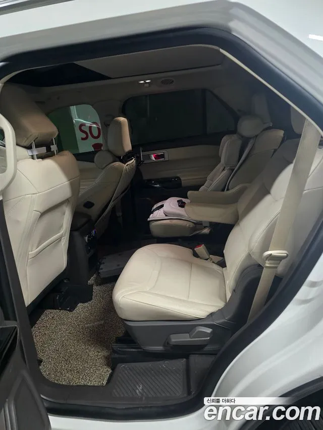 Ford Explorer 2021 thumb 7