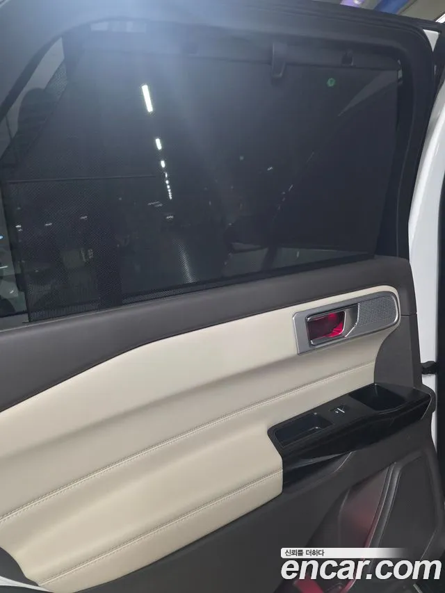Ford Explorer 2021 thumb 8