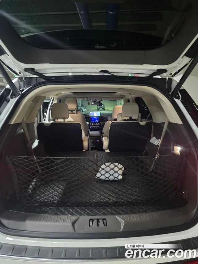 Ford Explorer 2021 thumb 9