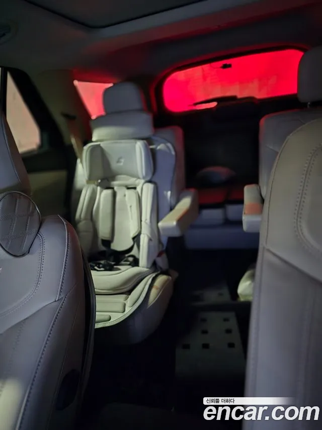 Ford Explorer 2021 thumb 11