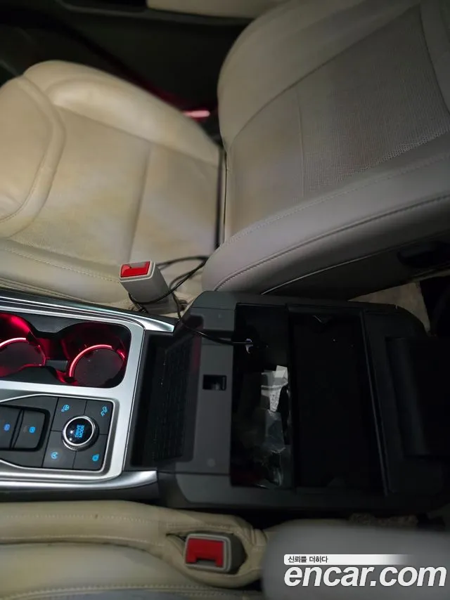 Ford Explorer 2021 thumb 12