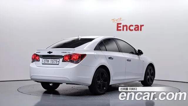 ChevroletGMDaewoo Cruze 2012 thumb 2