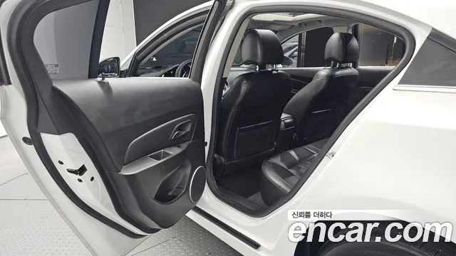 ChevroletGMDaewoo Cruze 2012 thumb 12