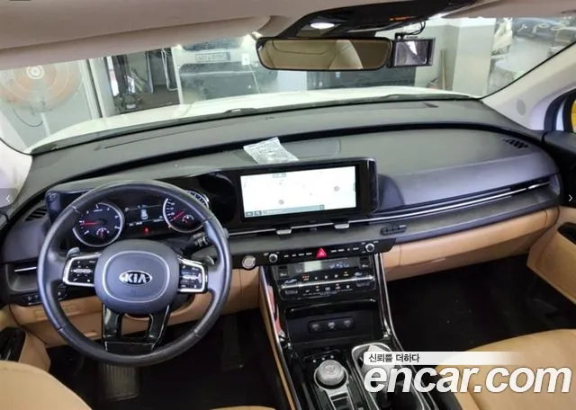 Kia Carnival 2021 thumb 8