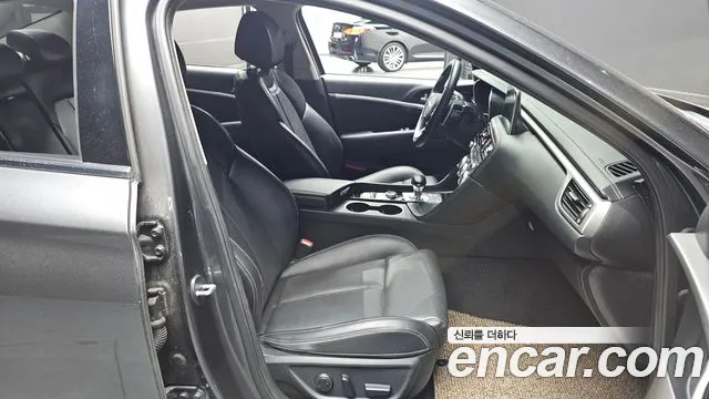 Genesis G70 2017 thumb 10