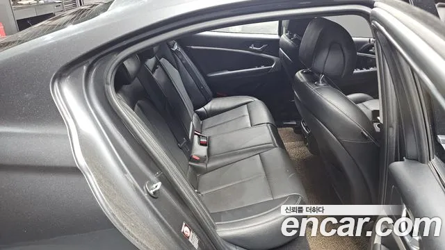 Genesis G70 2017 thumb 11
