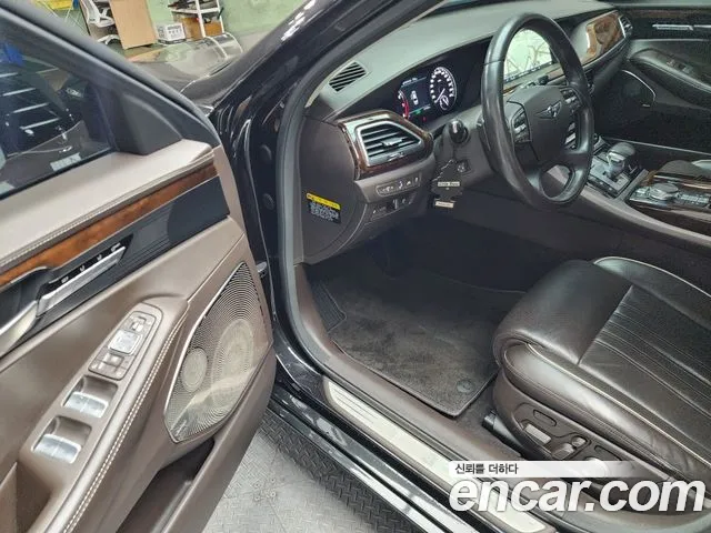 Genesis G90 2017 thumb 7