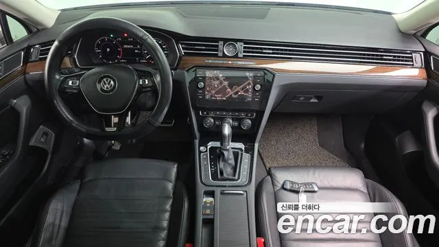 Volkswagen Passat (North America and China) 2018 thumb 7
