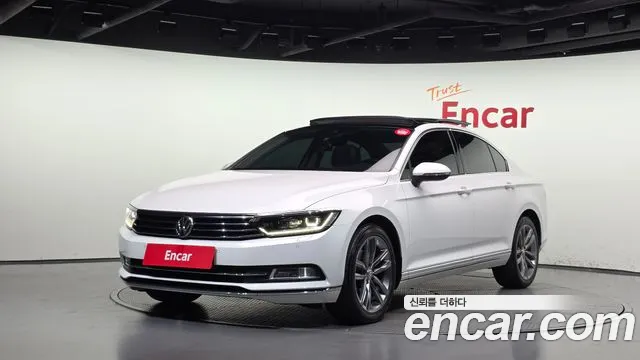 Volkswagen Passat (North America and China) 2018 thumb 12