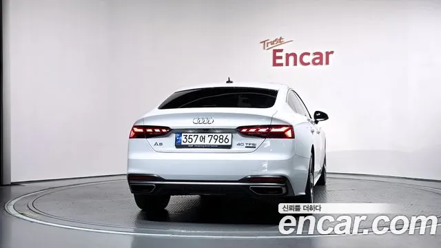 Audi A5 2021 thumb 4