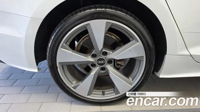 Audi A5 2021 thumb 5
