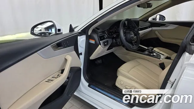 Audi A5 2021 thumb 10