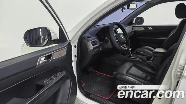 KG_Mobility_Ssangyong Rexton 2019 thumb 12