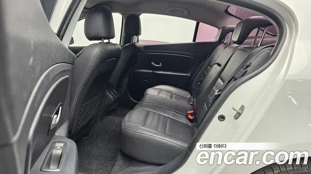 Renault-KoreaSamsung Fluence 2017 thumb 11