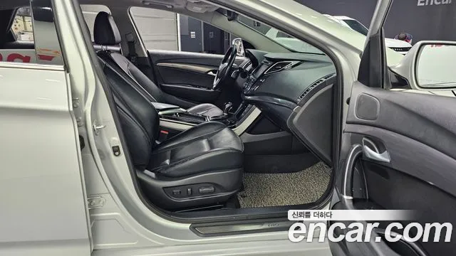 Hyundai i40 2013 thumb 11