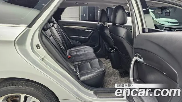 Hyundai i40 2013 thumb 12