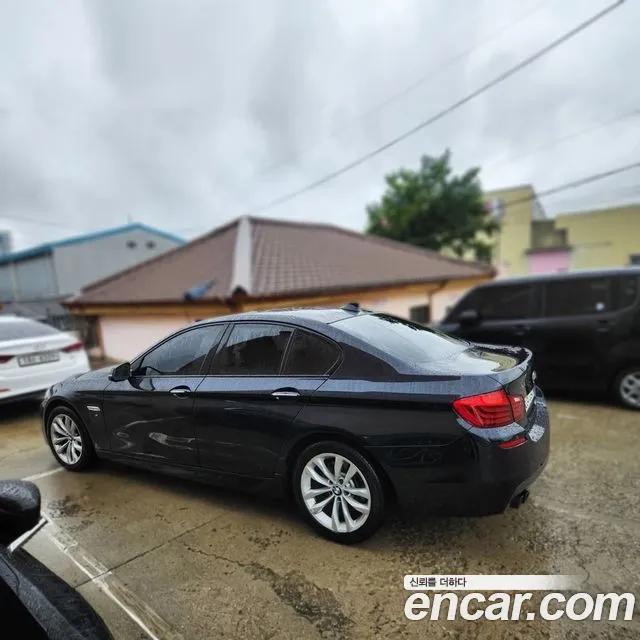 BMW 5-Series 2015 thumb 2