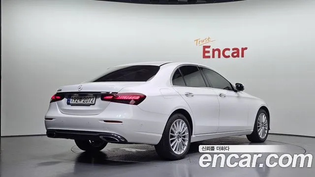 Mercedes-Benz E-Класс 2022 thumb 2