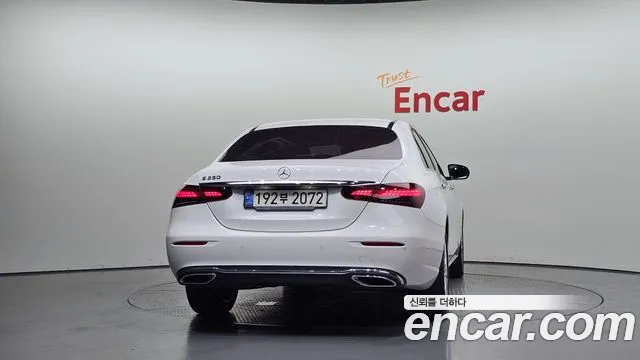 Mercedes-Benz E-Класс 2022 thumb 4