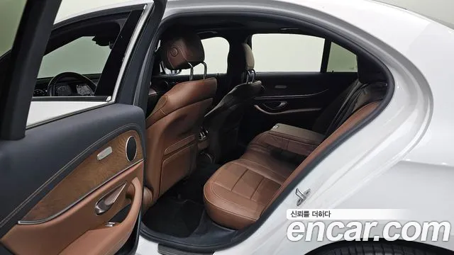 Mercedes-Benz E-Класс 2022 thumb 11
