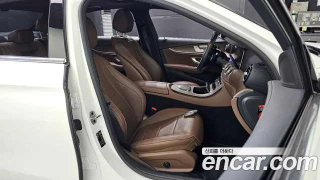 Mercedes-Benz E-Класс 2022 thumb 12
